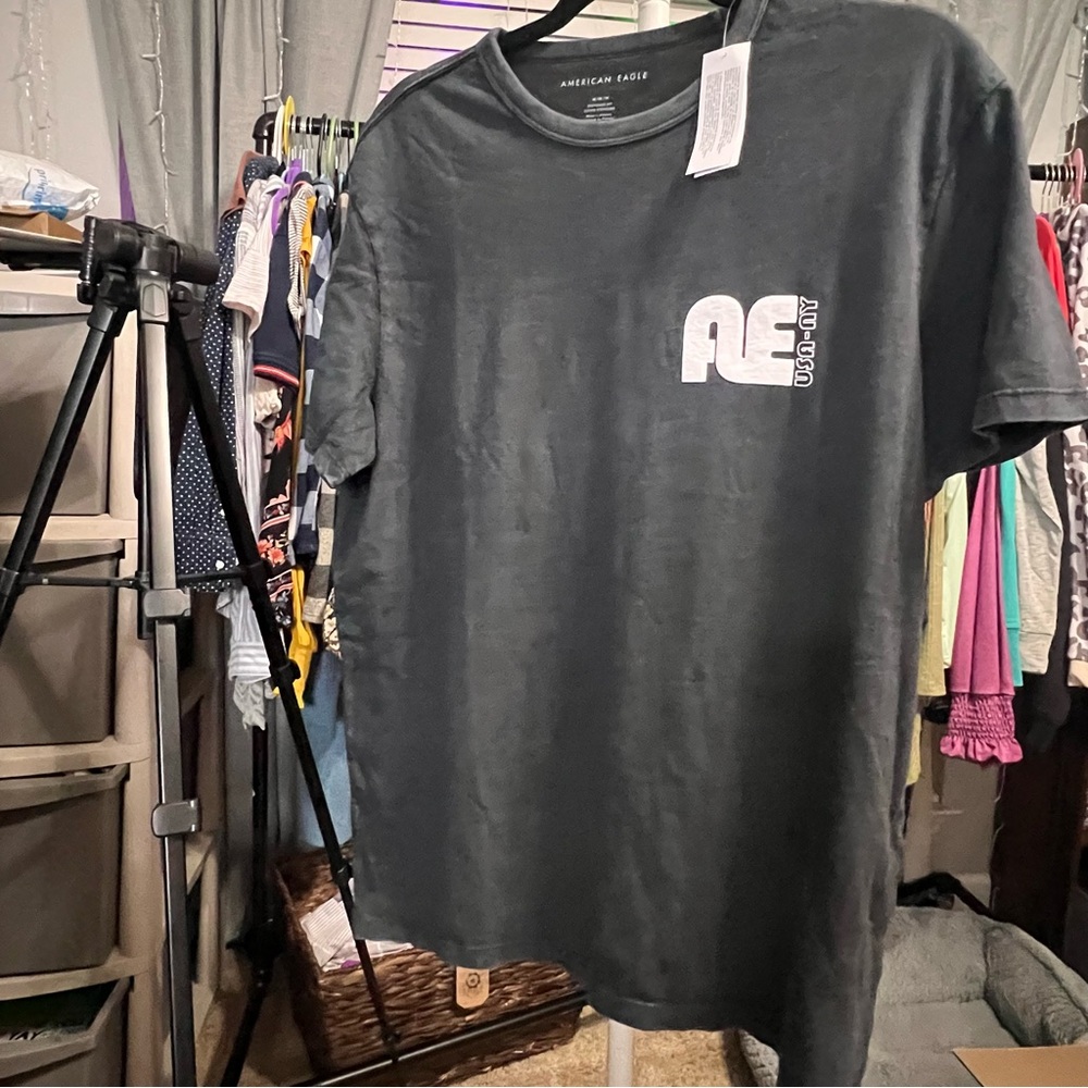 American Eagle Outfitters Men's Black T-Shirt